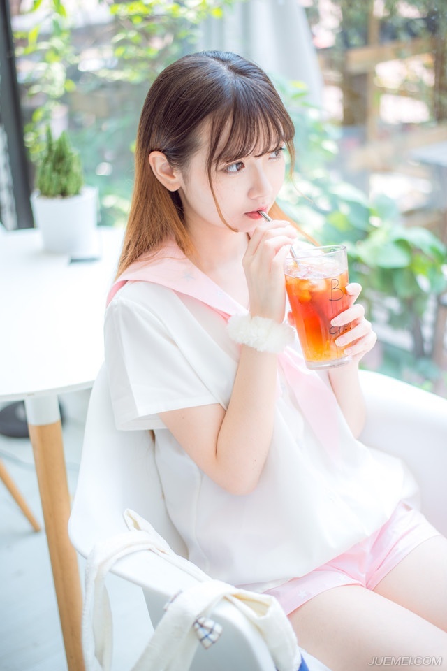 “差不多了。”孟达微笑着点点头，这两个人是法正带来交给他的，别的本事没有，但却有一口好口技，只要听过对方说话，便能将对方的声音模仿的八九不离十，之前的一切，自然是孟达刻意安排的，刘璋就算再昏庸，也不可能在这种时候做这种事情，而且天府之国，美女不少，以刘璋的地位，什么样的美女找不到，刘璋也没有什么特殊癖好，怎会跑去找将士的家属？